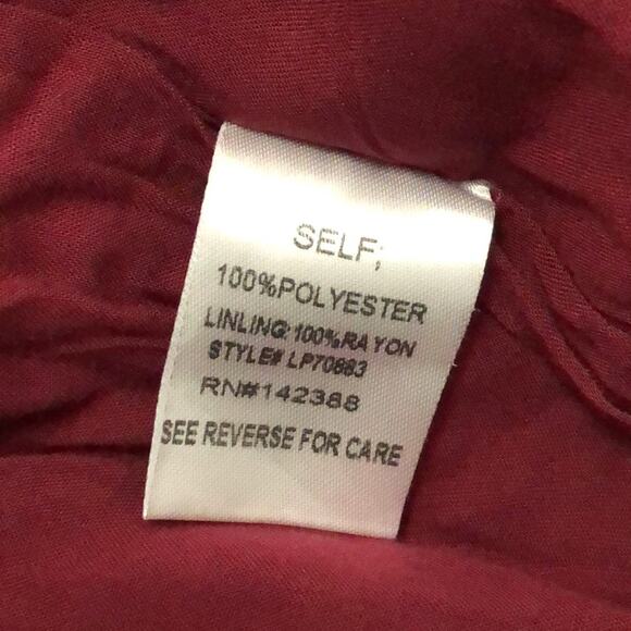 E.ssue Red Floral Off Shoulder Romper Size Small - Picture 10 of 11